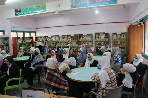  Awareness meeting in Khoza’a school  in Gaza about  digital tools importance  in municipal services